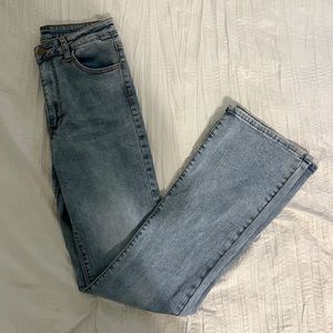Lightwash flare jeans